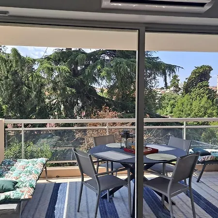 Henri Camille Real Estate -beautiful One Bedroom Swimming Pool And Parking Σπίτι διακοπών *