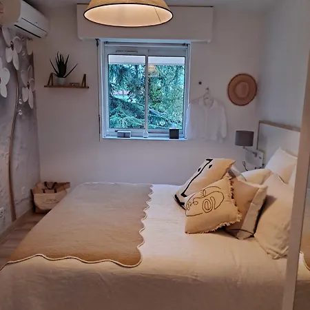 Σπίτι διακοπών Henri Camille Real Estate -beautiful One Bedroom Swimming Pool And Parking